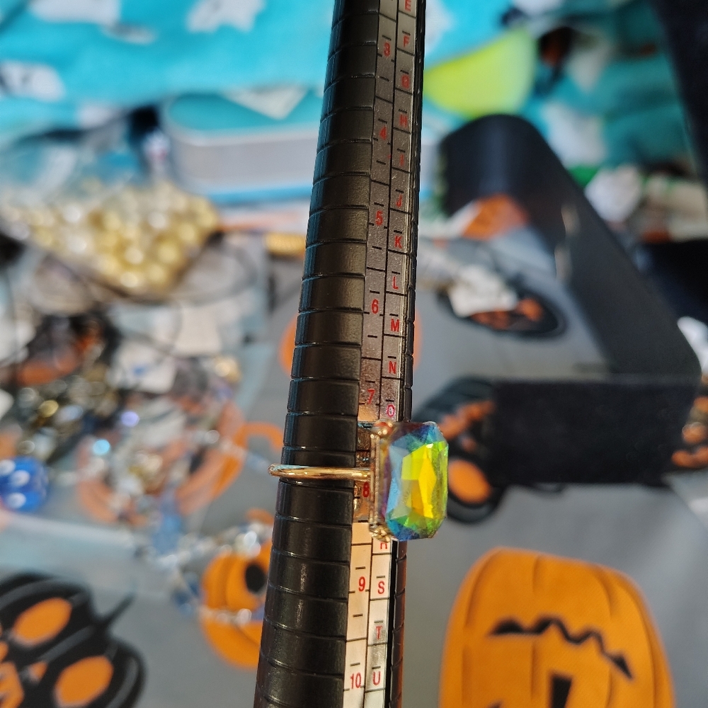 Costume ring - Picture 2 of 3